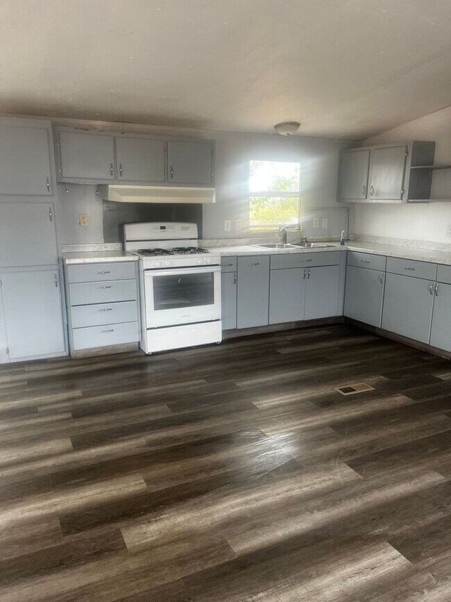 Building Photo - Home Located in Bloomfield NM