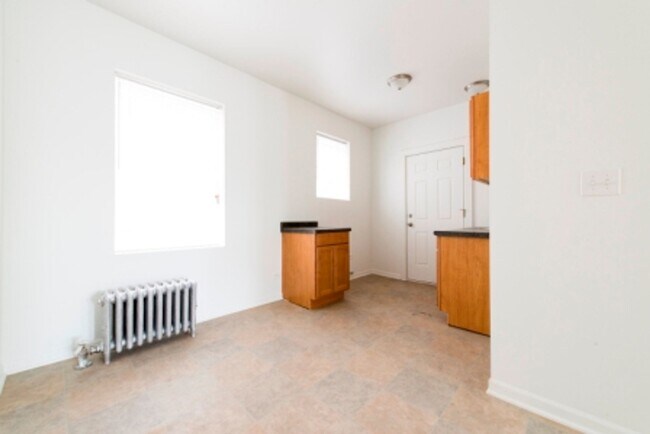 Building Photo - 1010-1012 S 2nd Ave