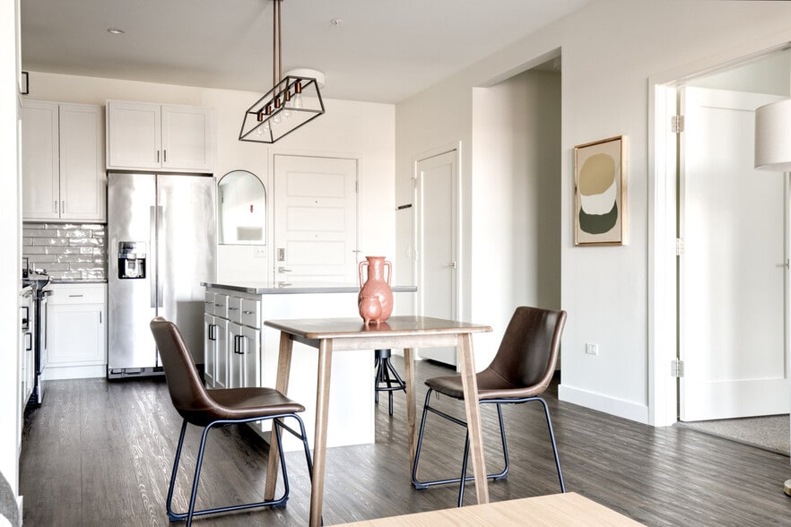 Building Photo - 100 N Addison Ave