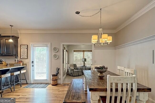 Building Photo - 643 Washington St