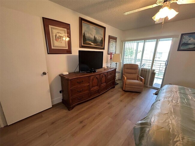 Building Photo - 3405 Bimini Ln