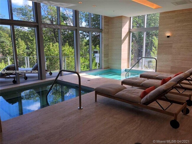 Building Photo - 16385 Biscayne Blvd