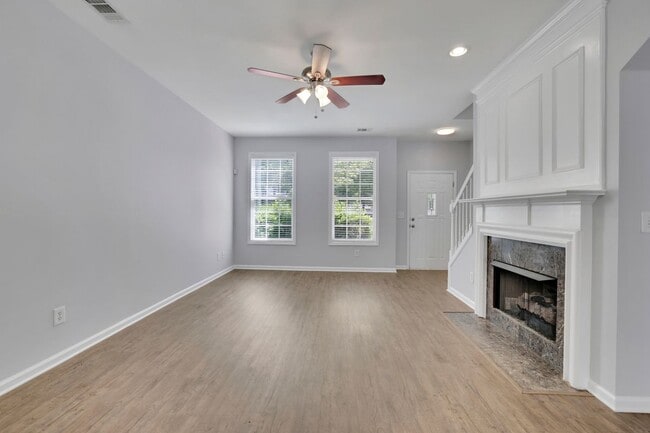 Building Photo - 13491 Spring View Dr