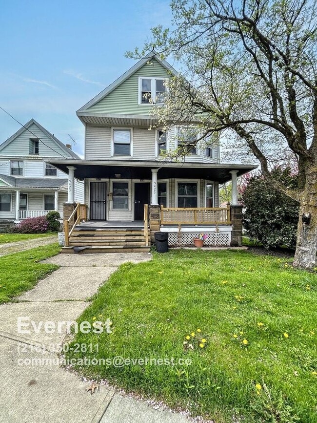 Primary Photo - Charming 2-Bedroom Home with Convenient Lo...