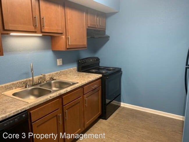 Building Photo - 2305 Cherry Hills Dr