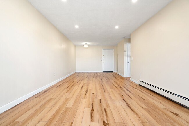 Building Photo - Won't Last |Updated Billerica 1 Bed | Avai...
