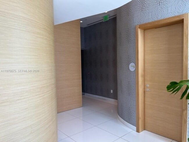 Building Photo - 501 NE 31st St