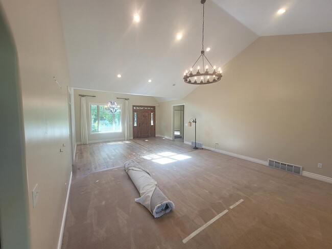 Building Photo - 867 N Swiss Farm Ct