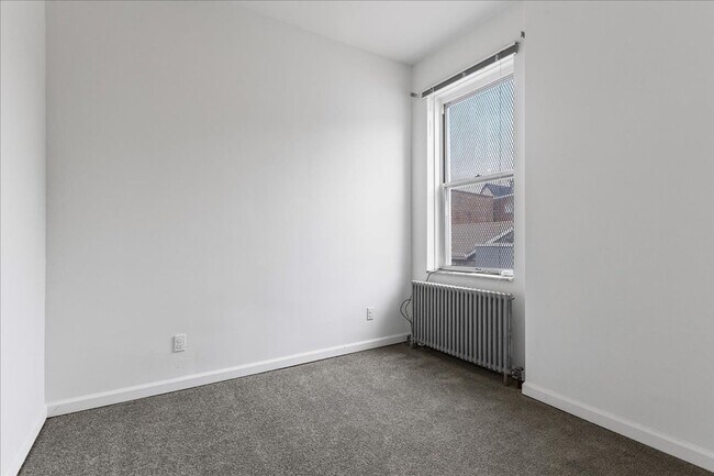 Building Photo - 515 Cato St
