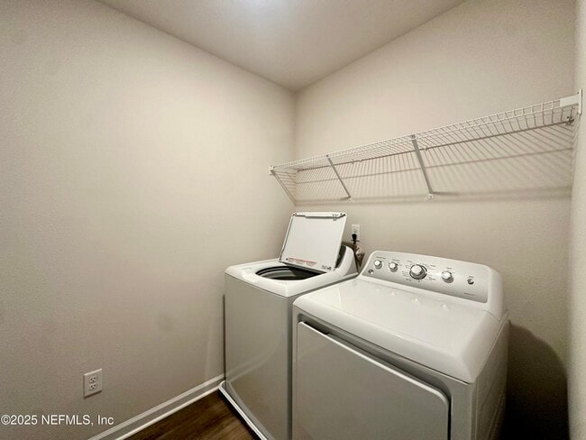 Building Photo - 1375 High Falls Dr