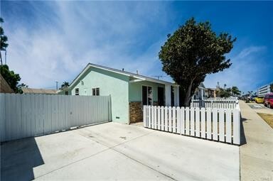 Building Photo - 3 Bed, 2 Bath Home in Redondo Beach