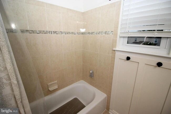 Building Photo - 26 Steeplechase Cir