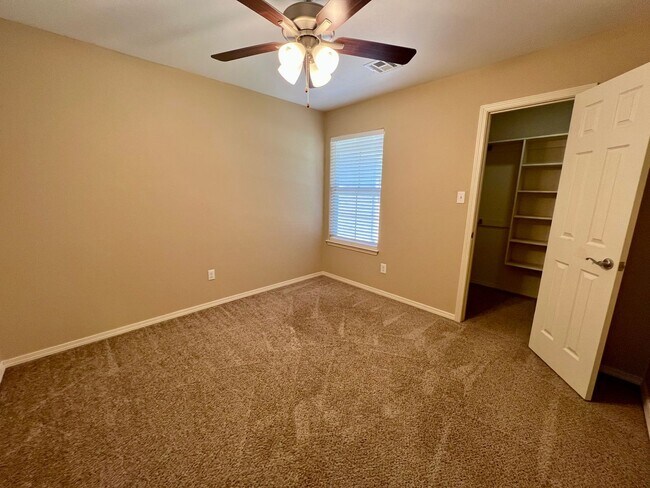 Building Photo - Beautiful 4 Bedroom House For Rent **ASK A...