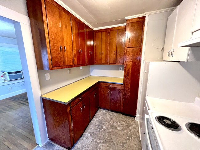 Wood Cabinets - 806 E 9th St