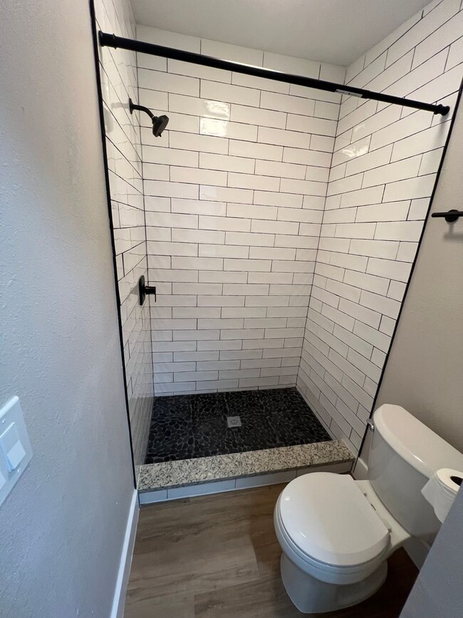 Building Photo - Totally updated !!  All new interior.  Bri...