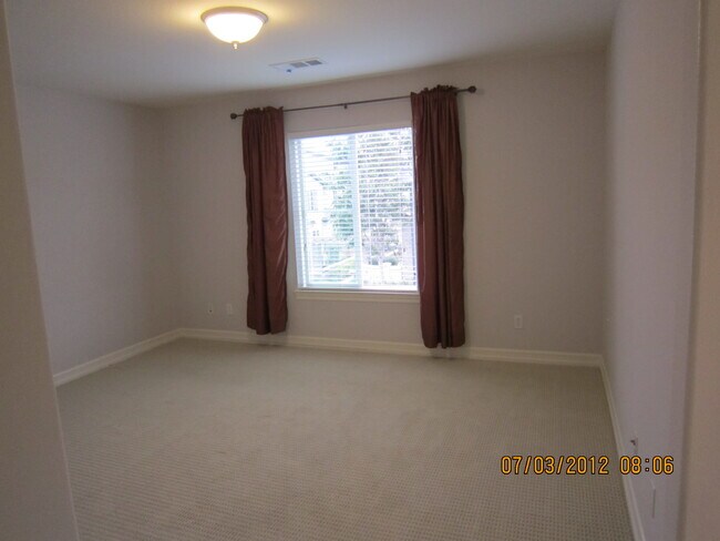 Building Photo - 10410 Duxbury Ln