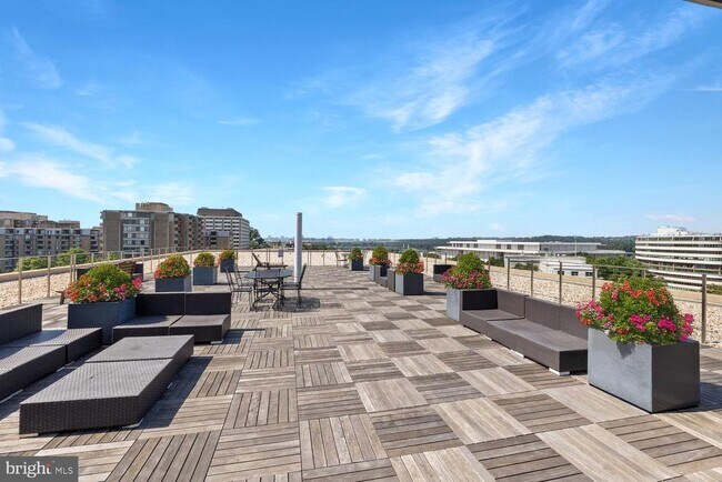 Building Photo - 2475 Virginia Ave NW