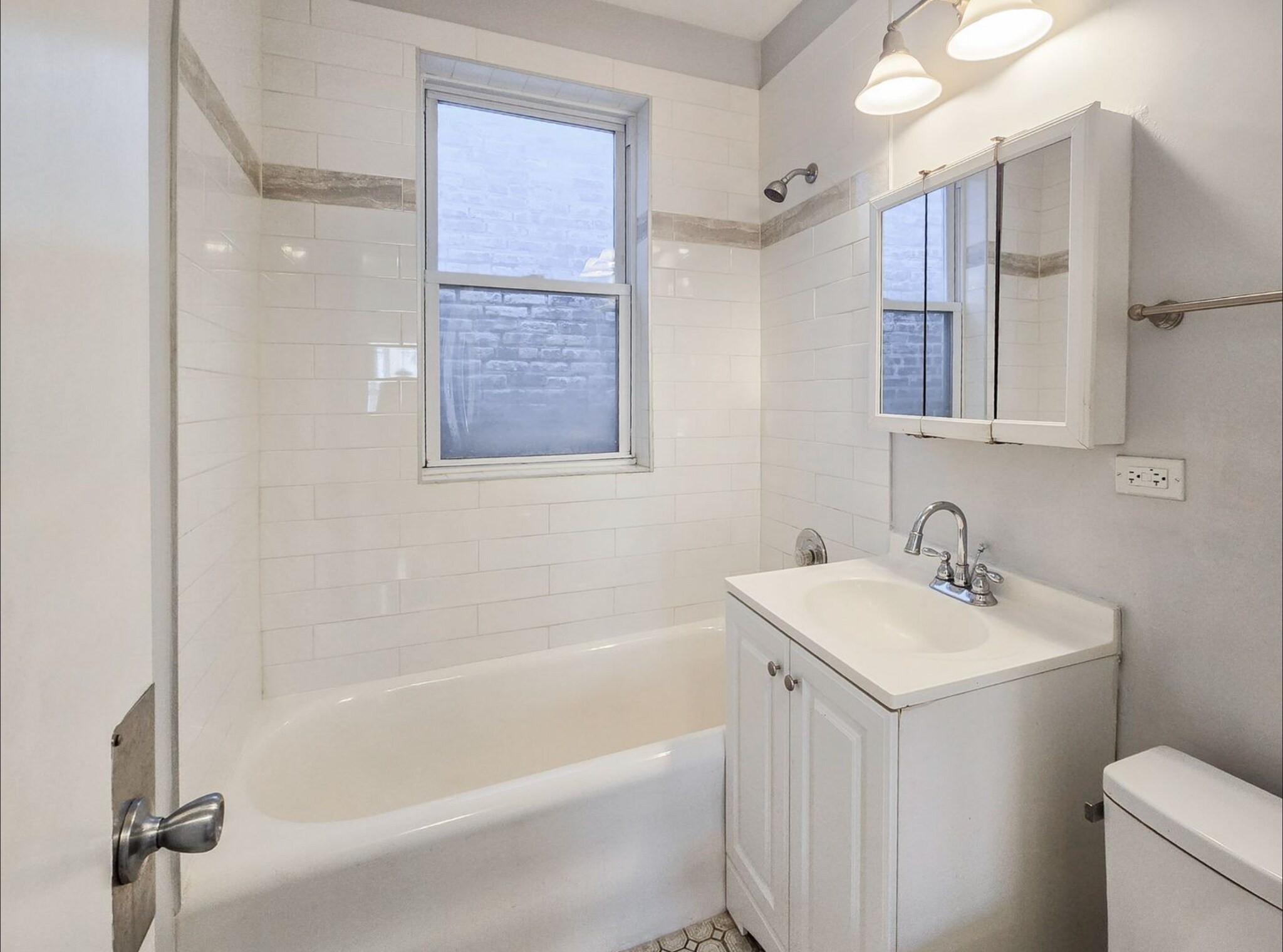 Building Photo - 3730 N Sheffield Ave