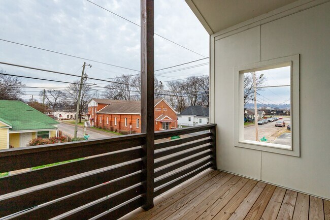 Building Photo - 1124 Garfield St