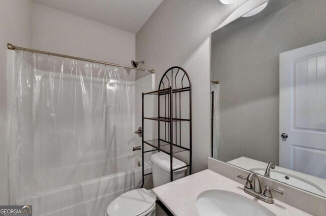 Building Photo - 648 Georgia Way