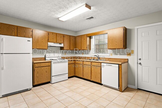 Building Photo - 502 Oakwood Ct