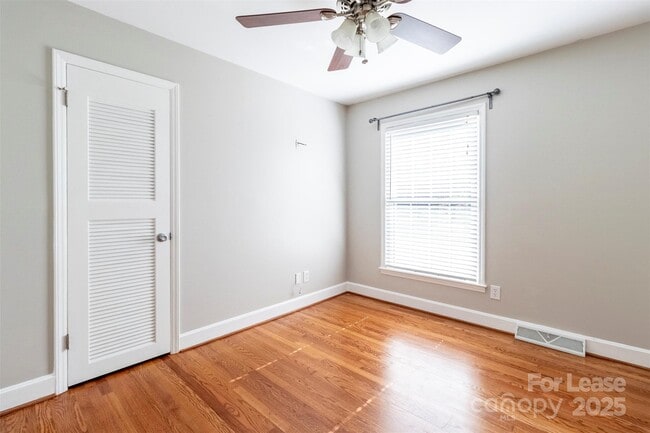 Building Photo - 6618 Castlegate Dr