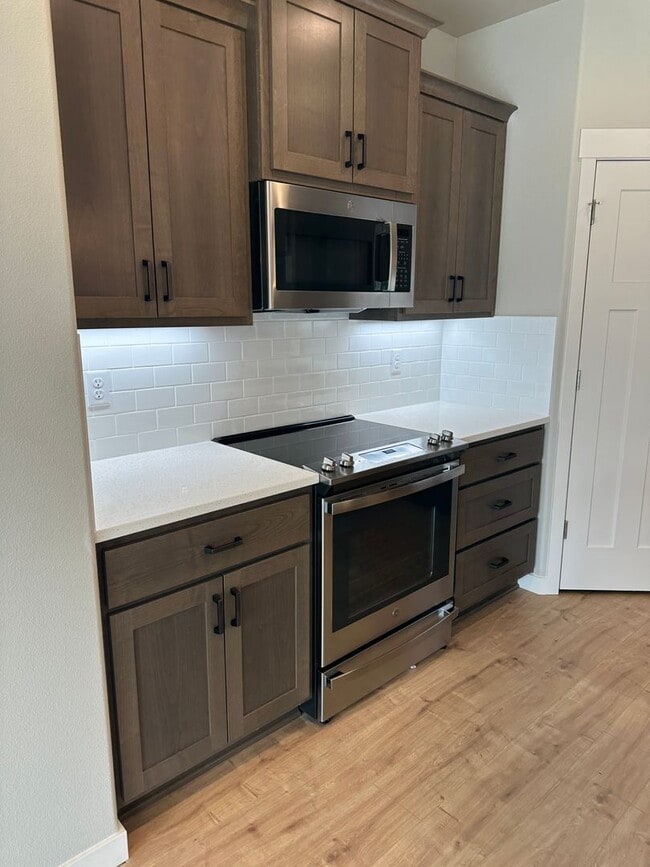 Building Photo - Alderbrook Homes, New Construction, XL Home for Rent!