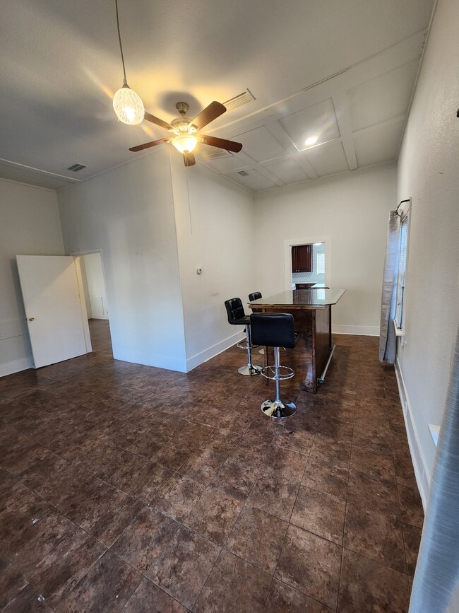 Building Photo - 1182 Navasota St