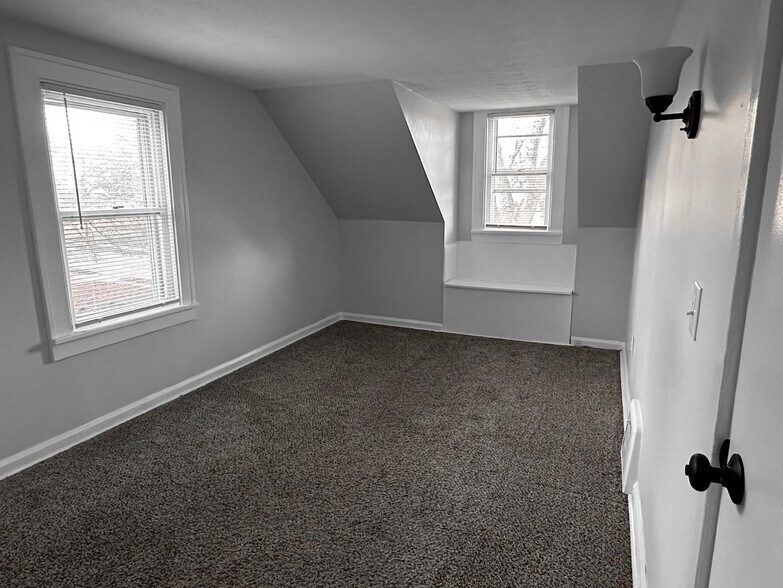 Building Photo - 222 W Union St