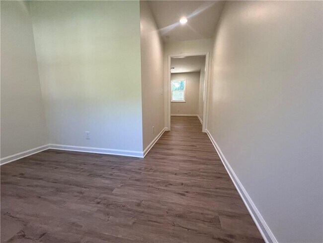 Building Photo - 130 Elk Grove Dr