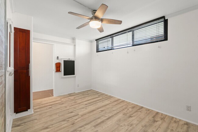 Building Photo - 2092 Kuhio Ave #906
