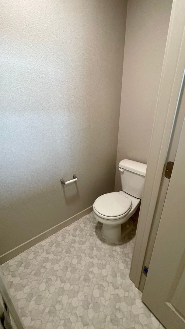 Building Photo - $2,199.00 / Large 4 bed 2 bath / 3 car gar...