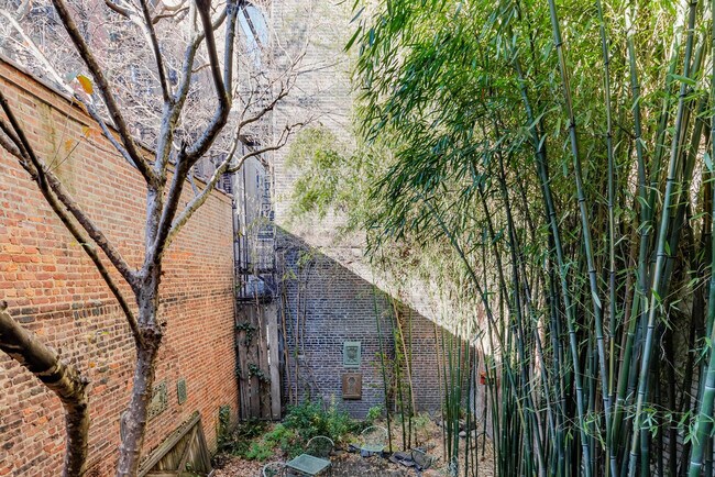 Building Photo - 209 1st Ave