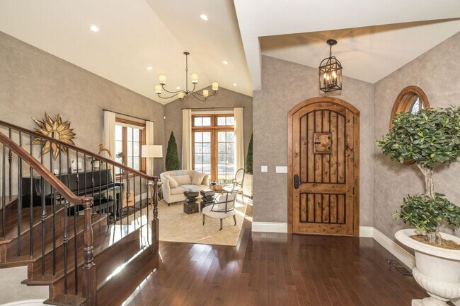 Building Photo - 5 Bed, 4.5 Bath Executive Home w/ Designer...