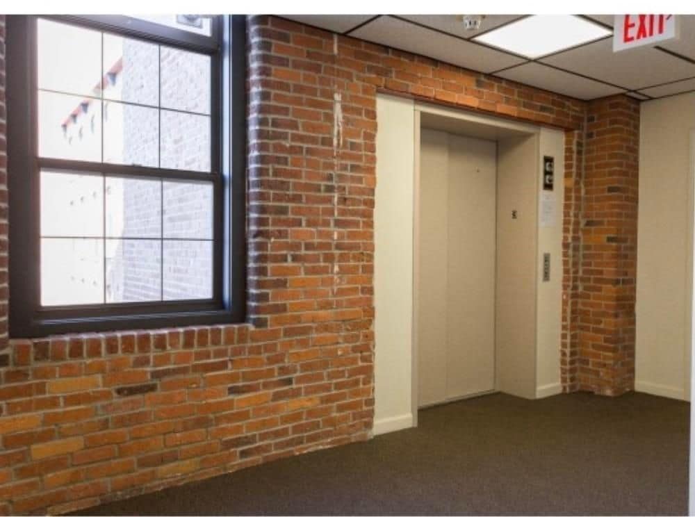 Building Photo - 156 Front, 209