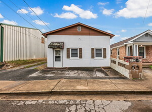 Building Photo - Charming 2-bedroom, 1-bath near downtown Clarksville!