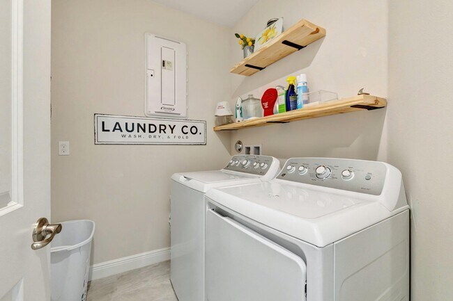 Building Photo - 10916 SW Robbia Way