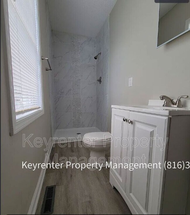 Building Photo - 142 N Bellaire Ave