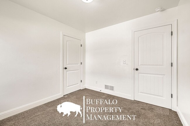 Building Photo - 4211 Roy Cir