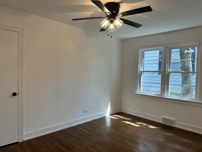 Building Photo - 834 Gardner Rd