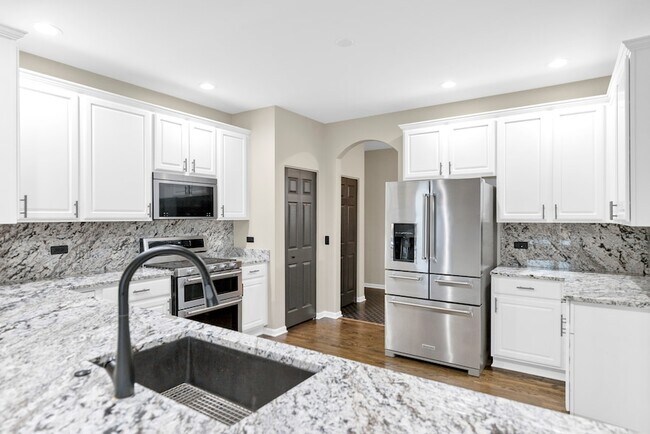 Building Photo - 2660 Harnish Dr