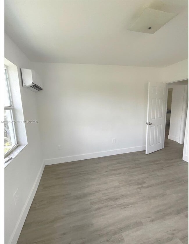 Building Photo - 2410 NW 11th St