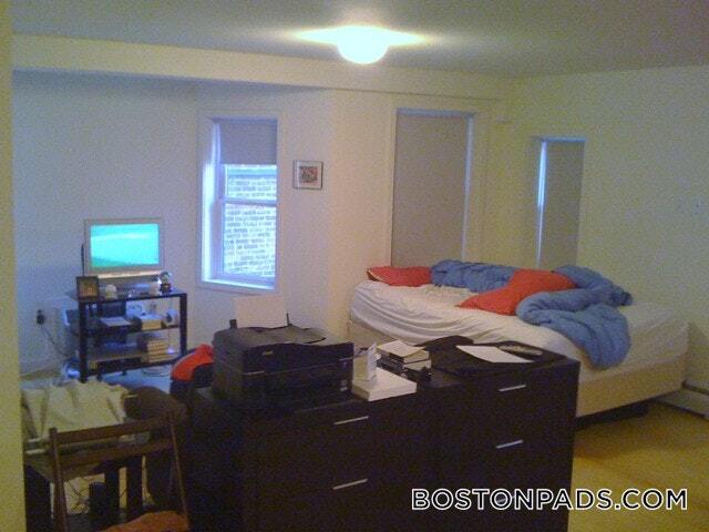 Building Photo - 461 Park Dr