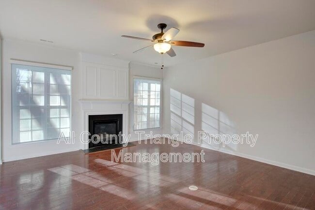 Building Photo - 408 Dyersville Dr