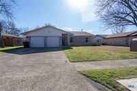 Building Photo - 1306 Ruiz Dr