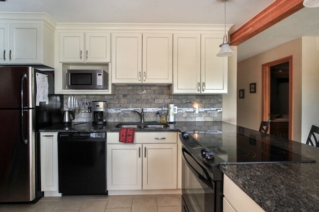 Building Photo - Timber Ridge Condo - 2 Bedroom/2 Bathrooms...