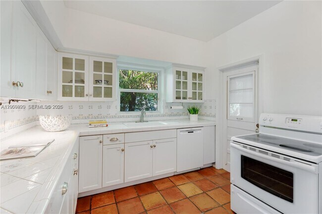 Building Photo - 414 Camilo Ave