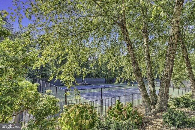 Building Photo - 11041 Villaridge Ct