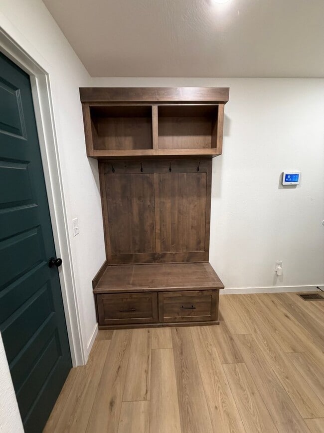 Building Photo - REMODELED 5 Bedroom | 3 Bathroom | 3 Car Garage HOME -- 3,554 sqft | BASEMENT! | NIXA SCHOOLS | F...