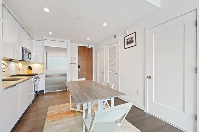 Building Photo - FURNISHED OR UNFURNISHED! One of the Most Desirable Locations On the Wharf!  1 Bed at the VIO! Av...